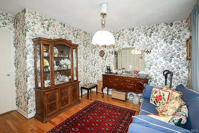 97 Vanderbilt Avenue, Manhasset, NY 11030