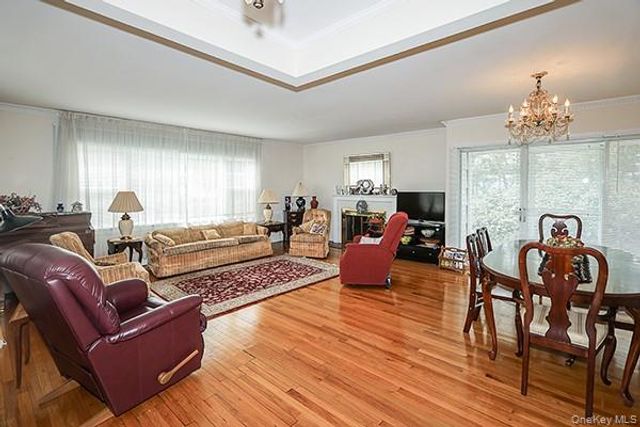 97 Vanderbilt Avenue, Manhasset, NY 11030