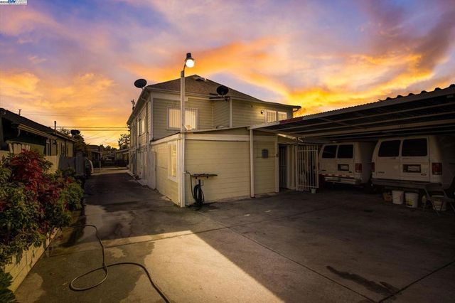 1725 96Th Ave, Oakland, CA 94603