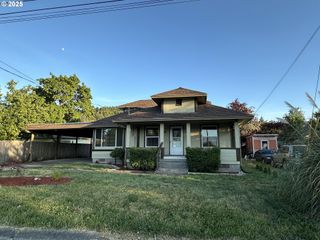 2735 W JAY Ave, Roseburg, OR 97471