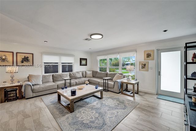 418 NW 20th St, Wilton Manors, FL 33311