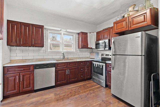 63 N 12TH STREET, Clintonville, WI 54929