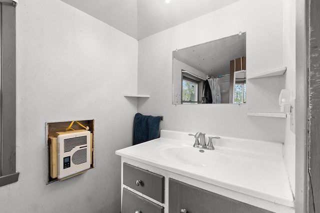 63 N 12TH STREET, Clintonville, WI 54929