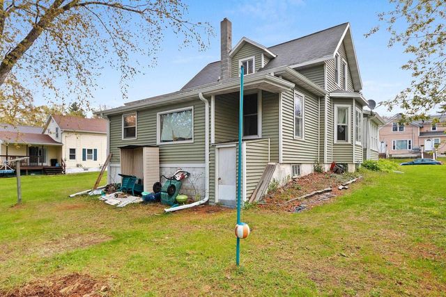 63 N 12TH STREET, Clintonville, WI 54929