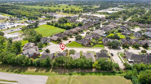 204 Rippling Creek Lane, Alvin, TX 77511