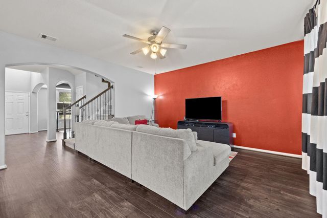 204 Rippling Creek Lane, Alvin, TX 77511