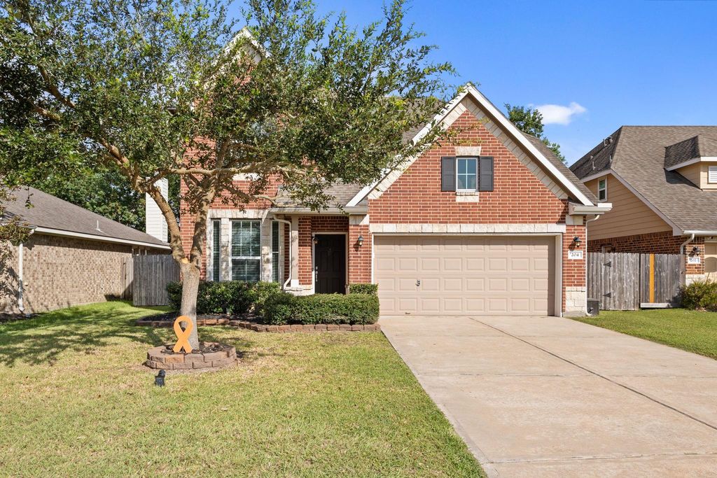 204 Rippling Creek Lane, Alvin, TX 77511
