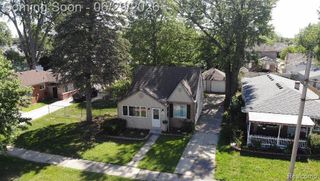 5694 Robindale Avenue, Dearborn Heights, MI 48127