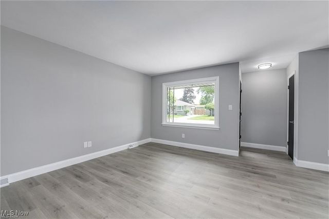 4562 W 192nd Street, Cleveland, OH 44135