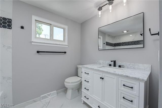 4562 W 192nd Street, Cleveland, OH 44135