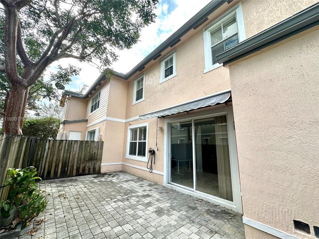 2933 SE 2nd Dr 9, Homestead, FL 33033