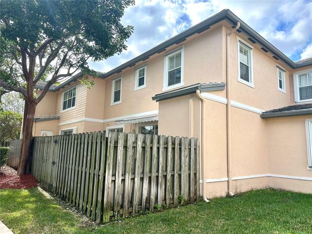 2933 SE 2nd Dr 9, Homestead, FL 33033
