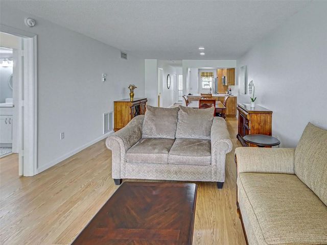 414 CERROMAR CIRCLE S 152, Venice, FL 34293