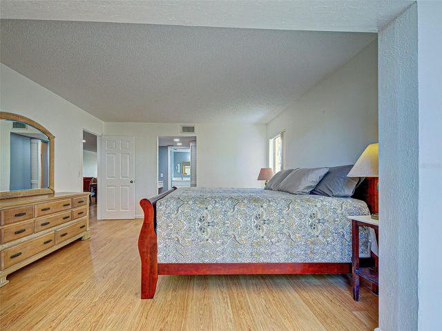 414 CERROMAR CIRCLE S 152, Venice, FL 34293