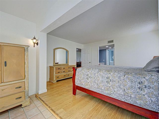 414 CERROMAR CIRCLE S 152, Venice, FL 34293