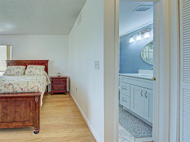 414 CERROMAR CIRCLE S 152, Venice, FL 34293