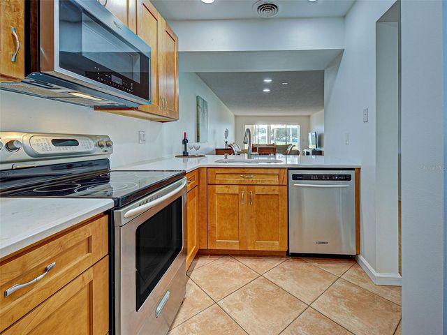 414 CERROMAR CIRCLE S 152, Venice, FL 34293