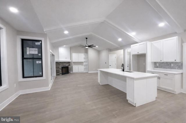 539 PRADO WAY, Berkeley Springs, WV 25411