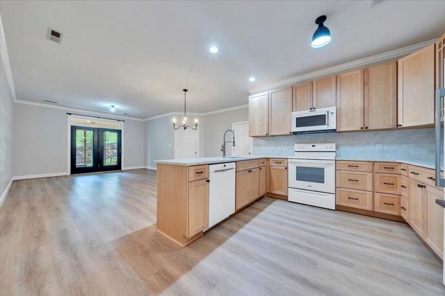 2521 Feather Garden CIR, Vinton, VA 24179