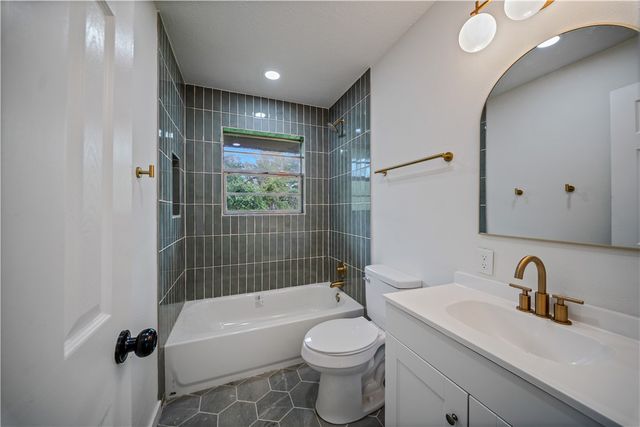 29 Gillingham Drive, Bella Vista, AR 72715