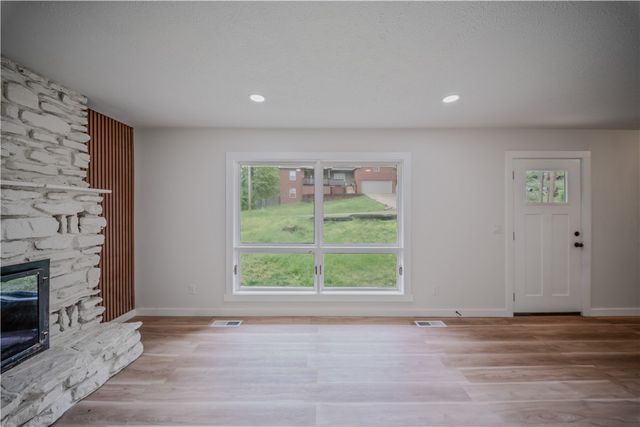 29 Gillingham Drive, Bella Vista, AR 72715