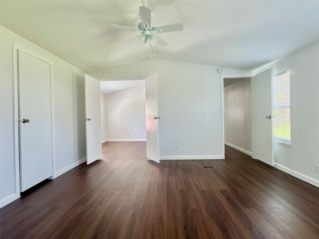 4201 N I 45, Ennis, TX 75119