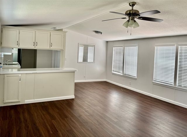 4201 N I 45, Ennis, TX 75119