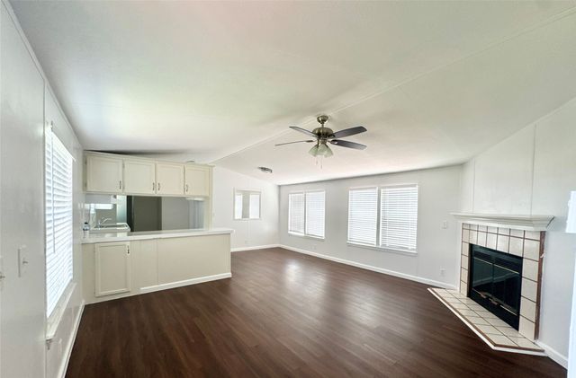 4201 N I 45, Ennis, TX 75119