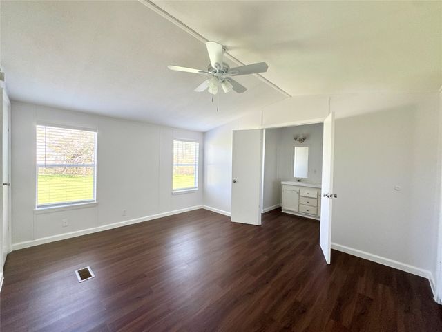 4201 N I 45, Ennis, TX 75119