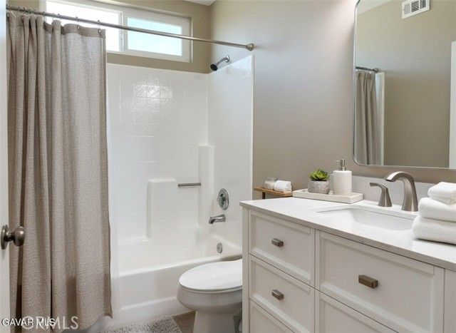 43856 Windsor Place, Lancaster, CA 93536