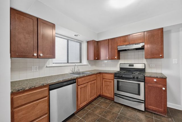 2710 W LUNT Avenue 107, Chicago, IL 60645
