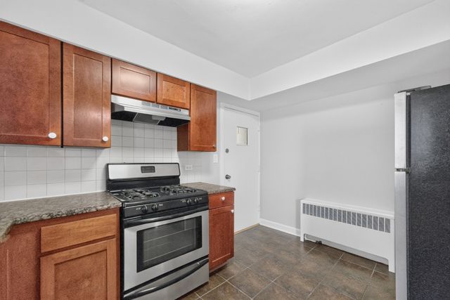2710 W LUNT Avenue 107, Chicago, IL 60645