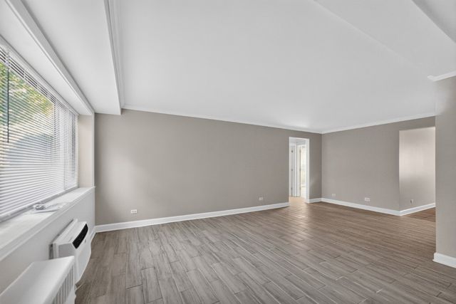 2710 W LUNT Avenue 107, Chicago, IL 60645