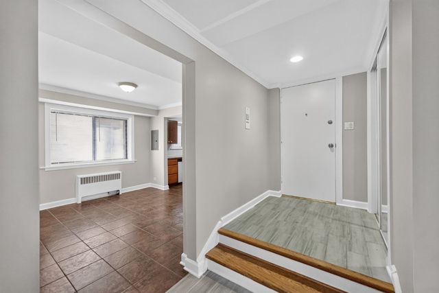 2710 W LUNT Avenue 107, Chicago, IL 60645