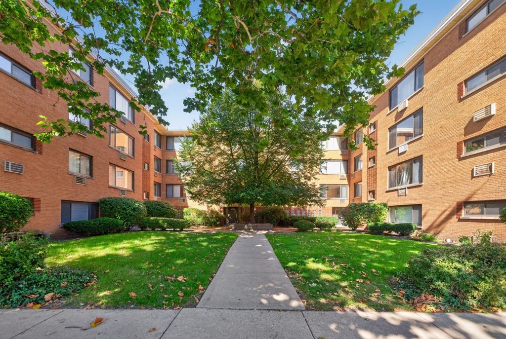 2710 W LUNT Avenue 107, Chicago, IL 60645