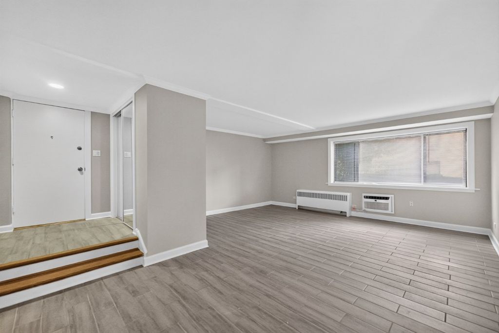 2710 W LUNT Avenue 107, Chicago, IL 60645 — photo 4