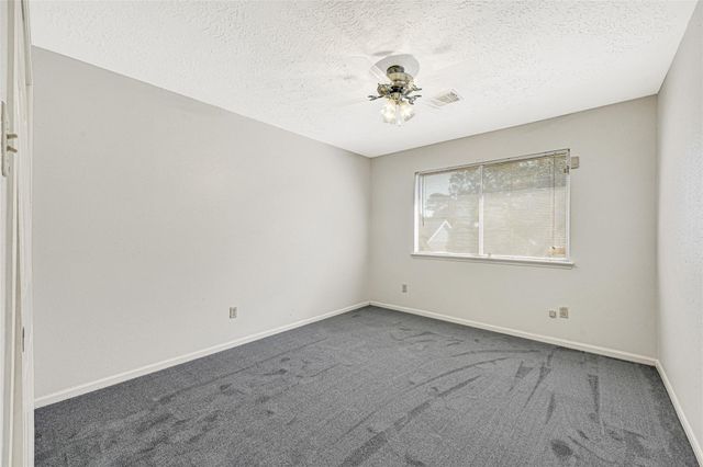 330 Welford Lane, Highlands, TX 77562