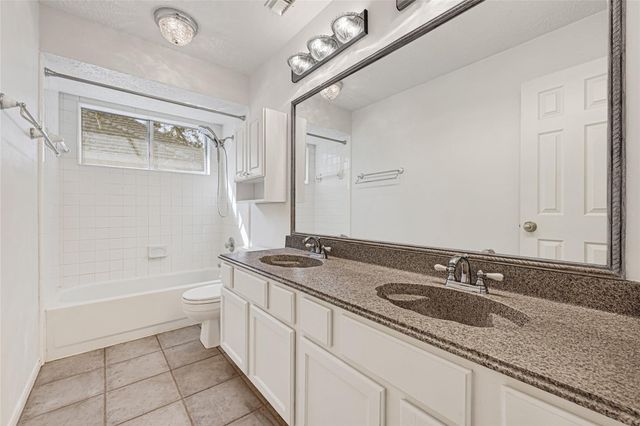 330 Welford Lane, Highlands, TX 77562