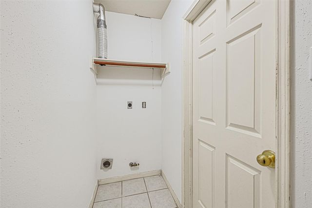 330 Welford Lane, Highlands, TX 77562