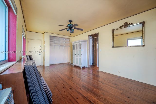 4730 Pine Tree Dr 17, Miami Beach, FL 33140
