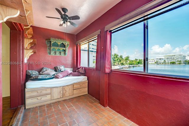 4730 Pine Tree Dr 17, Miami Beach, FL 33140