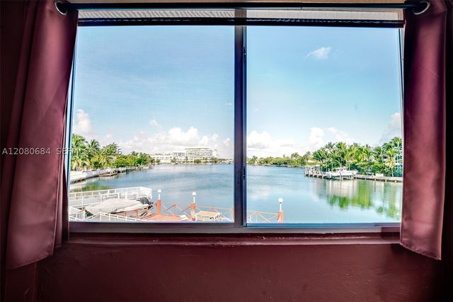 4730 Pine Tree Dr 17, Miami Beach, FL 33140