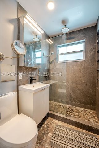 4730 Pine Tree Dr 17, Miami Beach, FL 33140