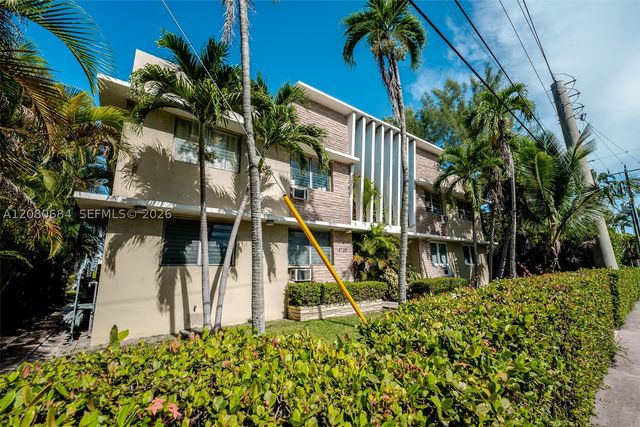 4730 Pine Tree Dr 17, Miami Beach, FL 33140