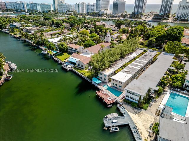 4730 Pine Tree Dr 17, Miami Beach, FL 33140