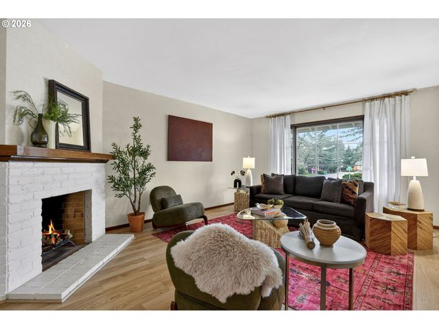 12855 Sw GLENN Dr, Beaverton, OR 97008