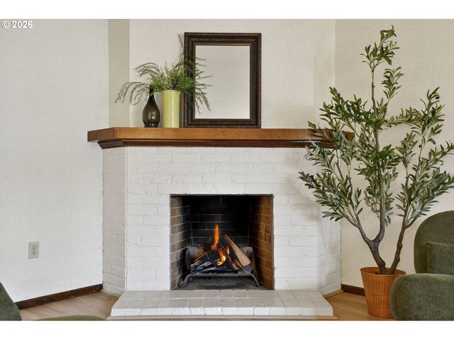 12855 Sw GLENN Dr, Beaverton, OR 97008