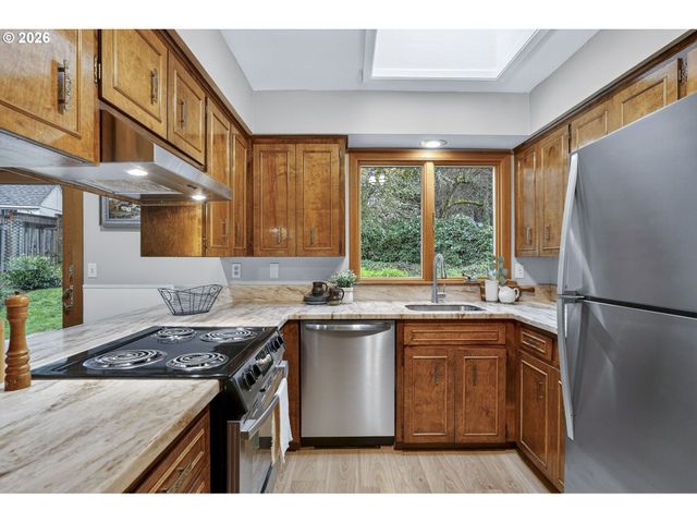 12855 Sw GLENN Dr, Beaverton, OR 97008