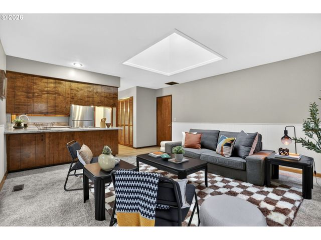 12855 Sw GLENN Dr, Beaverton, OR 97008