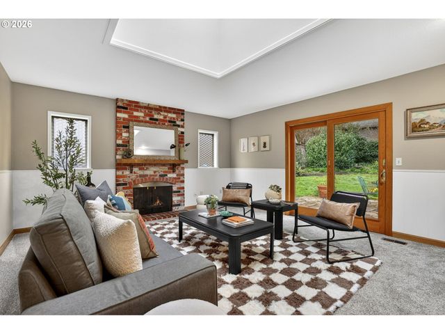 12855 Sw GLENN Dr, Beaverton, OR 97008